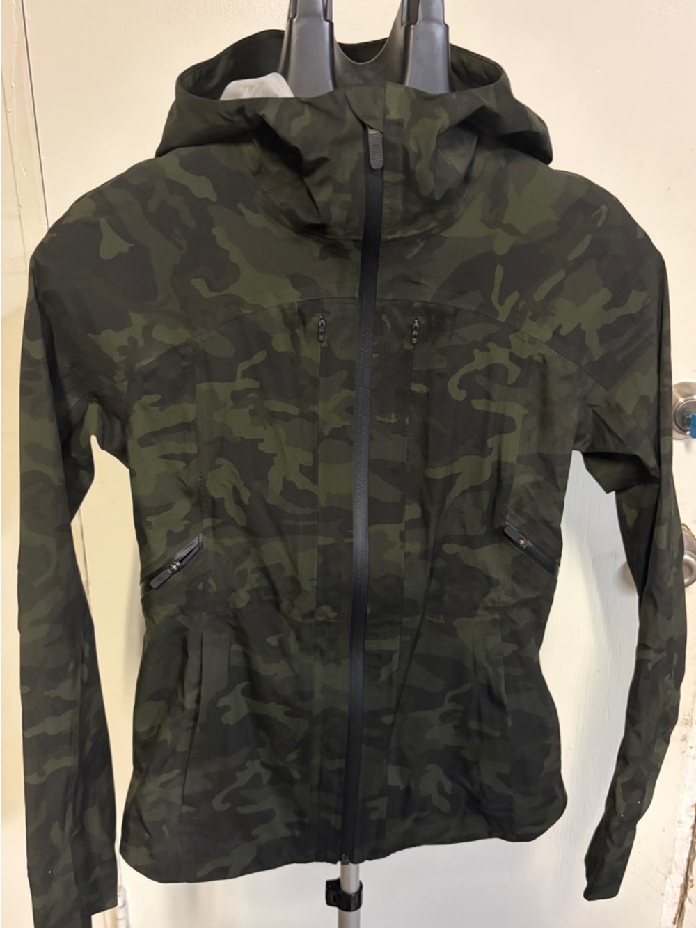 lululemon athletica Women's Green Camo Hooded Utility Jacket